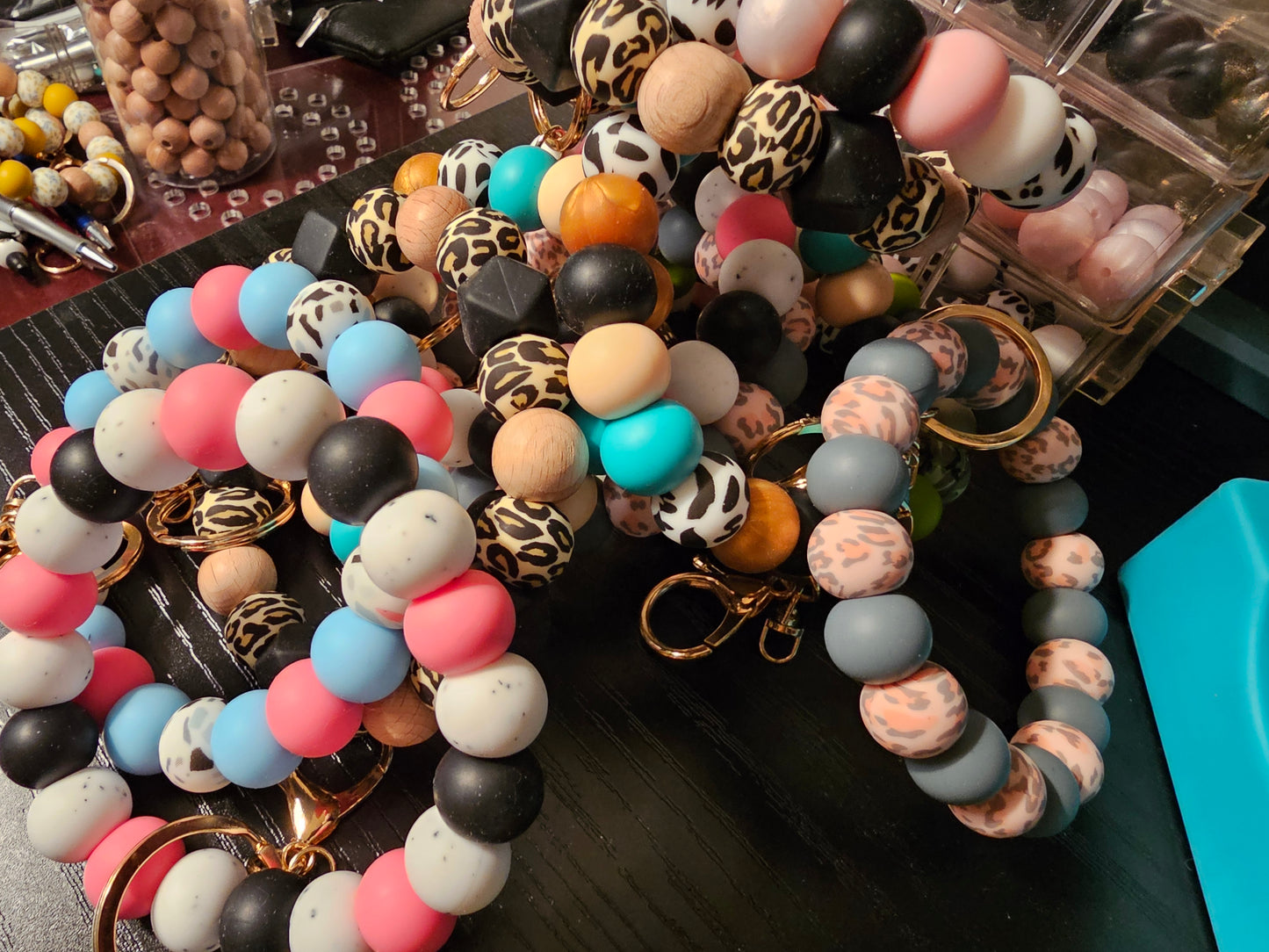 MYSTERY KEYCHAINS