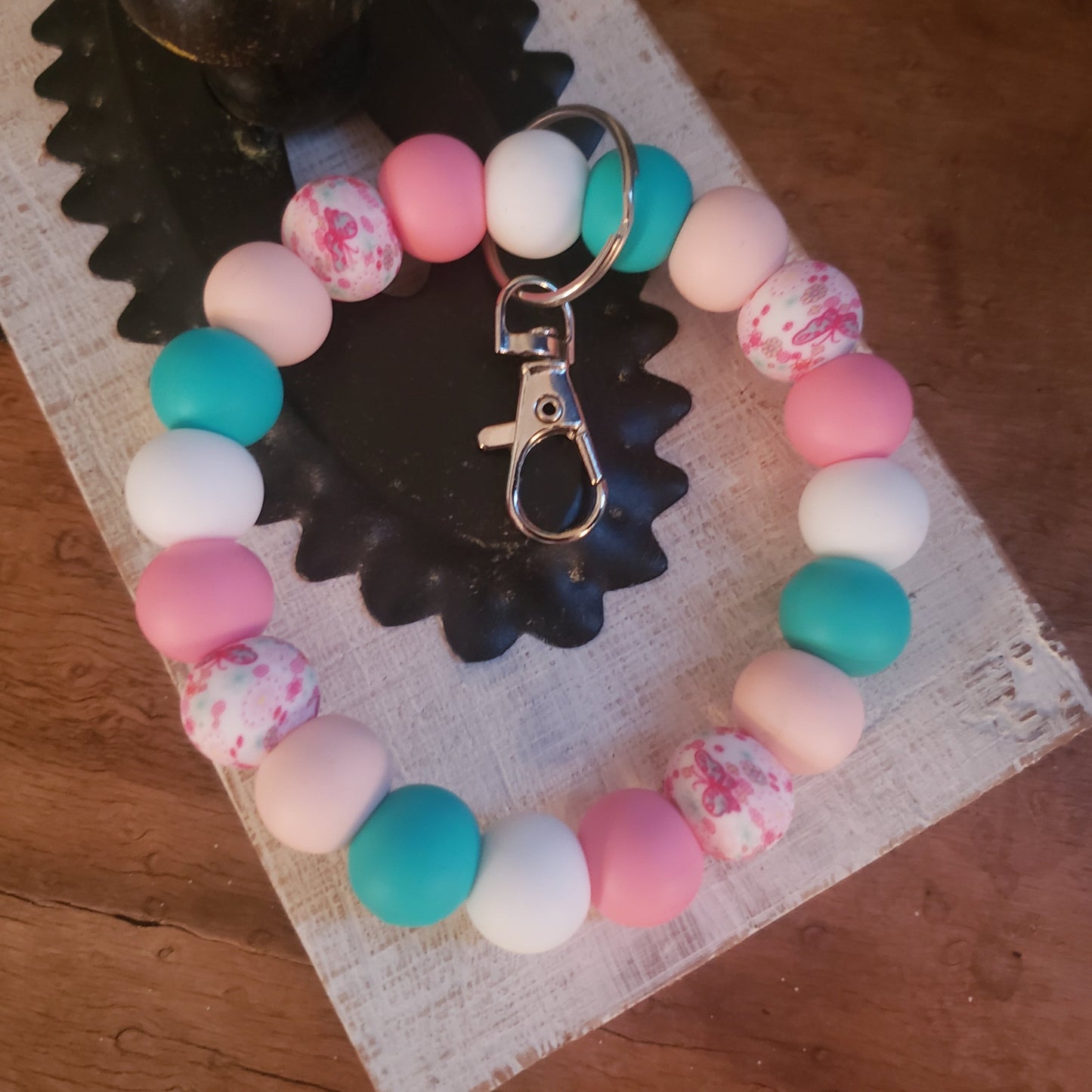 MYSTERY KEYCHAINS